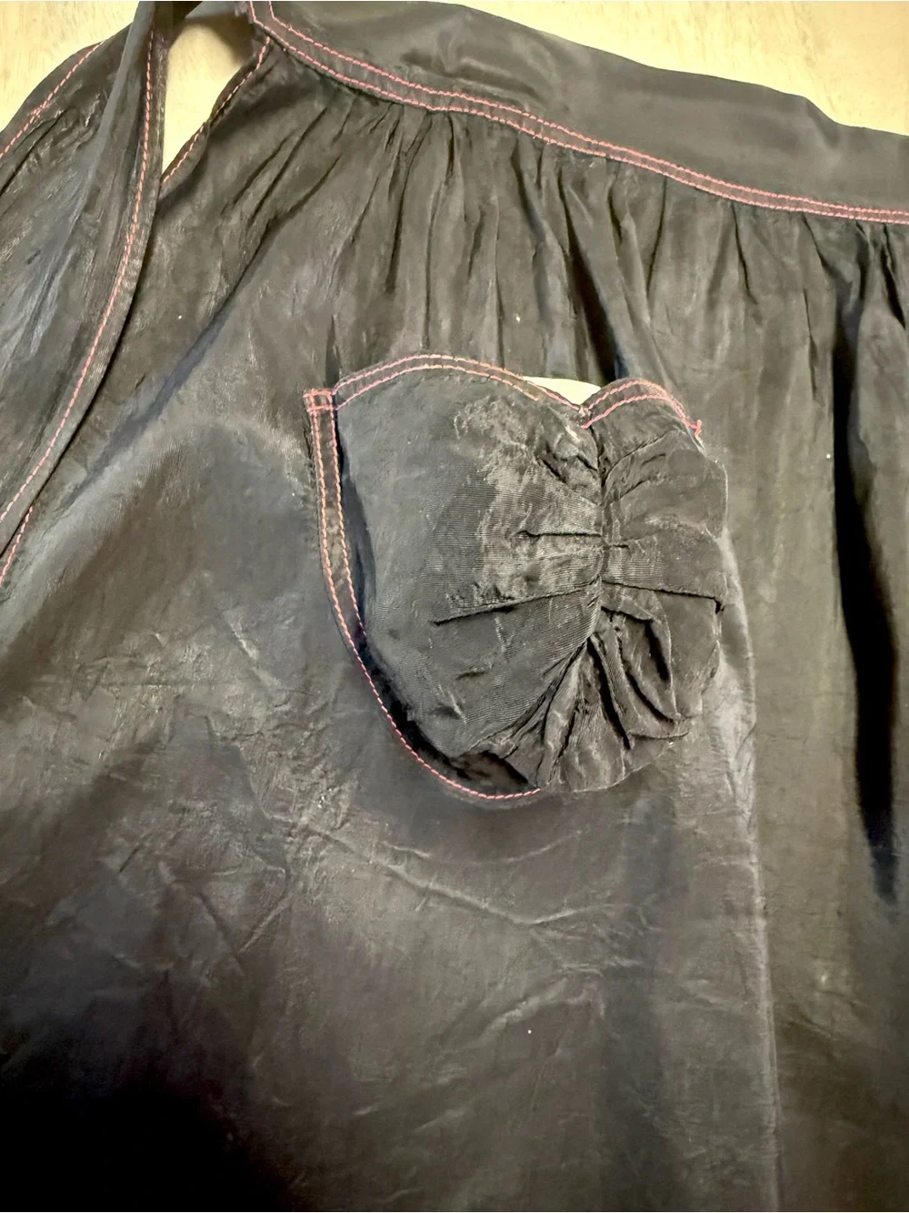 Vintage Apron 1950/60’s Black Hostess Half Red Roses Appliqués Single Pocket